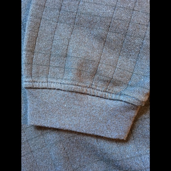 Van Heusen.  Gray Long Sleeve Collared Shirt.  XL - Picture 6 of 11